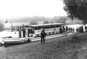 Fahrgastschiff im Steinhafen